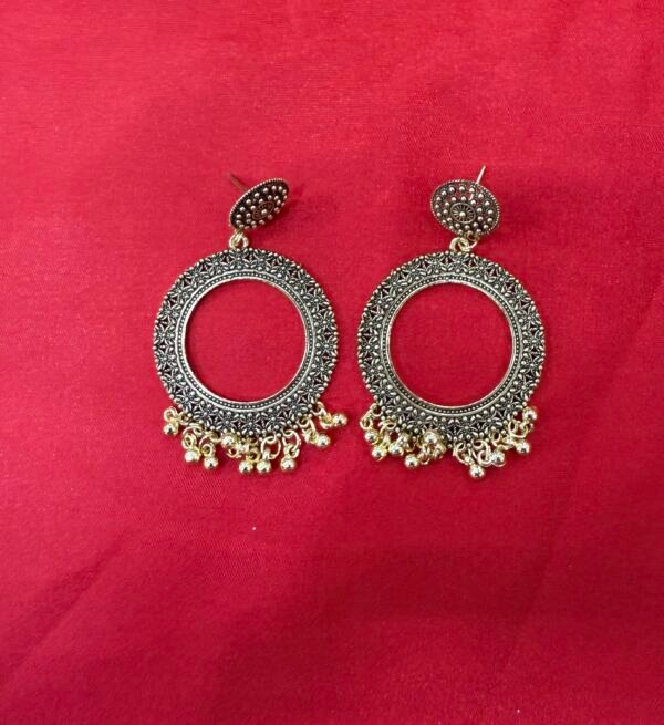 Golden Round Earring Bezzels